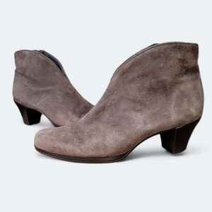 Munro Robyn Ankle Bootie Suede Stack Heels Size 6
